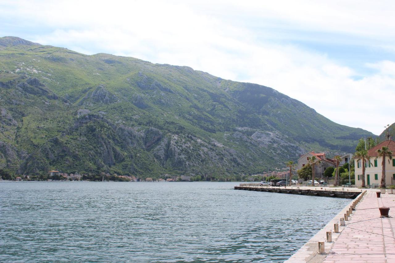 Mare E Montagna Apartment Kotor Exterior photo
