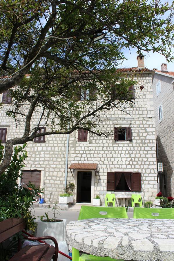Mare E Montagna Apartment Kotor Exterior photo
