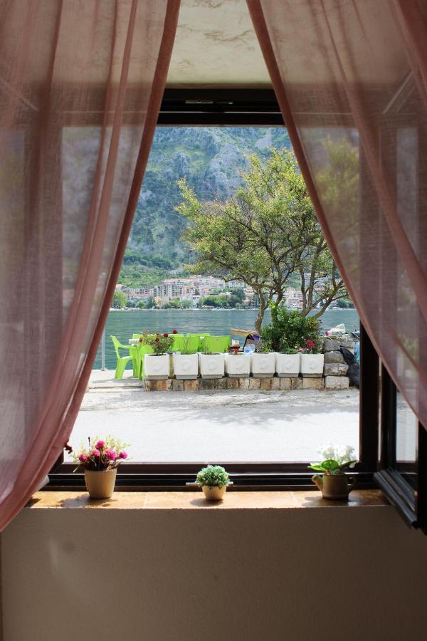 Mare E Montagna Apartment Kotor Exterior photo